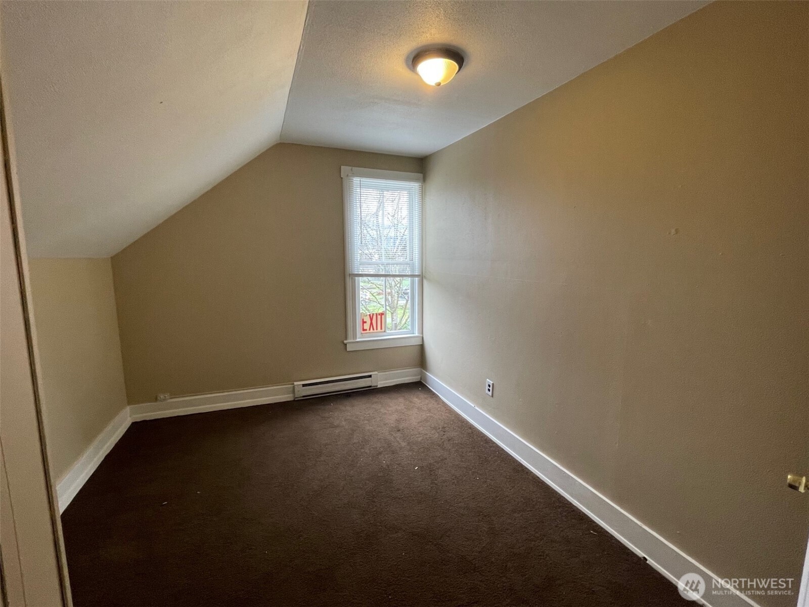 1100 Borseth Street Sedro-Woolley, WA 98284 - Photo 10 of 21 an empty room with a window