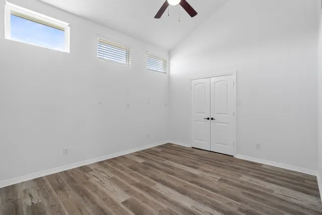 $1,750 | 30 April Point Drive South, Conroe, TX 77356