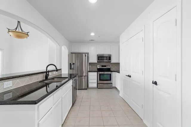 $1,750 | 30 April Point Drive South, Conroe, TX 77356