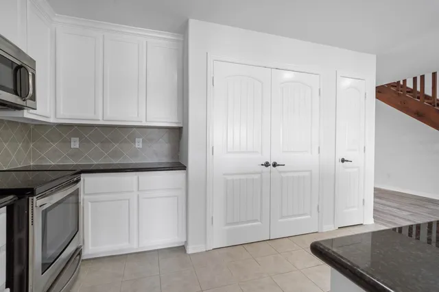 $1,750 | 30 April Point Drive South, Conroe, TX 77356