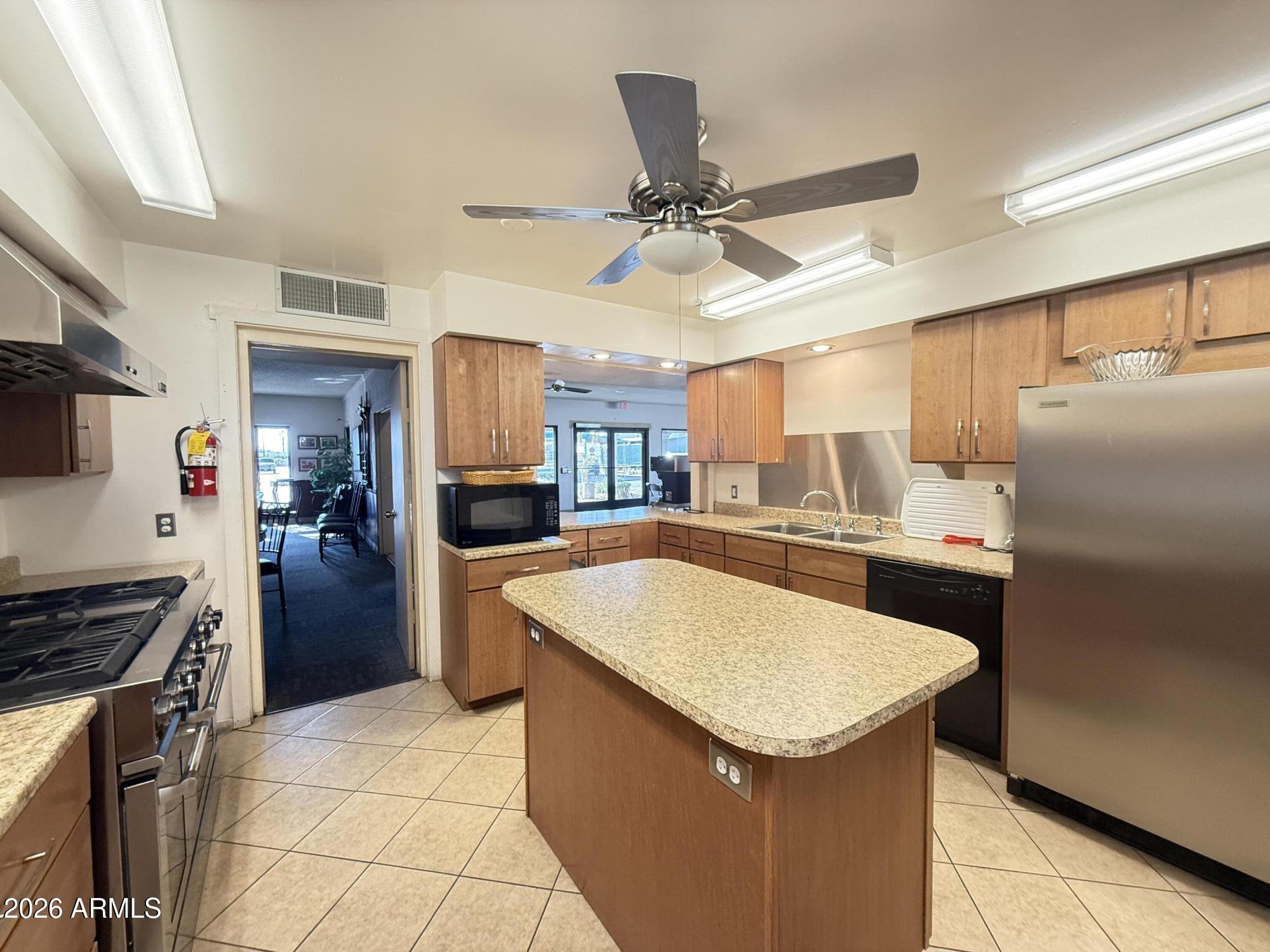 535 South Alma School Road, Unit 113 Mesa, AZ 85210 - Photo 29 of 41 Rec room kitchen