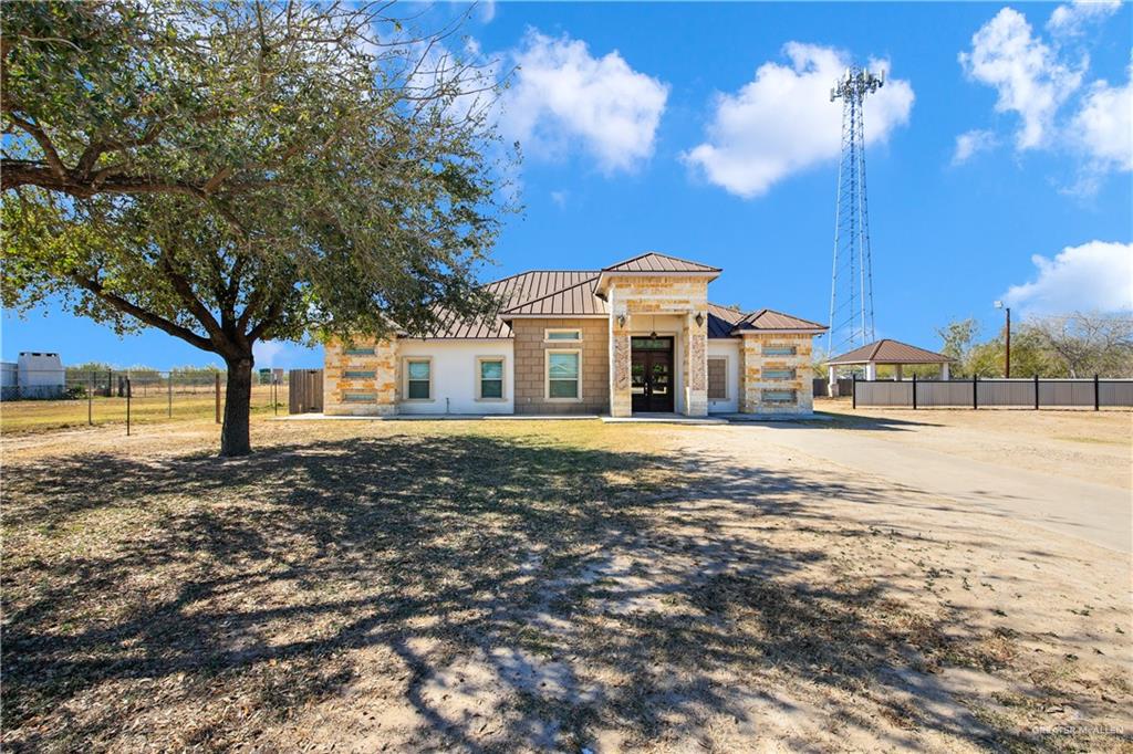 418 South Main Street Penitas, TX 78576 - Photo 2 of 33