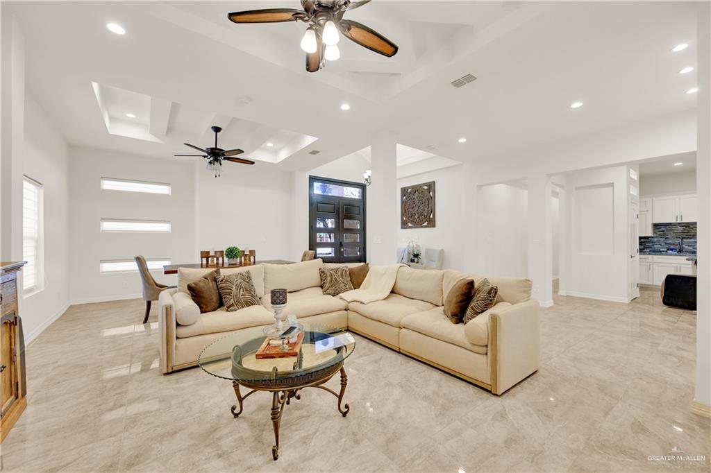 418 South Main Street Penitas, TX 78576 - Photo 4 of 33