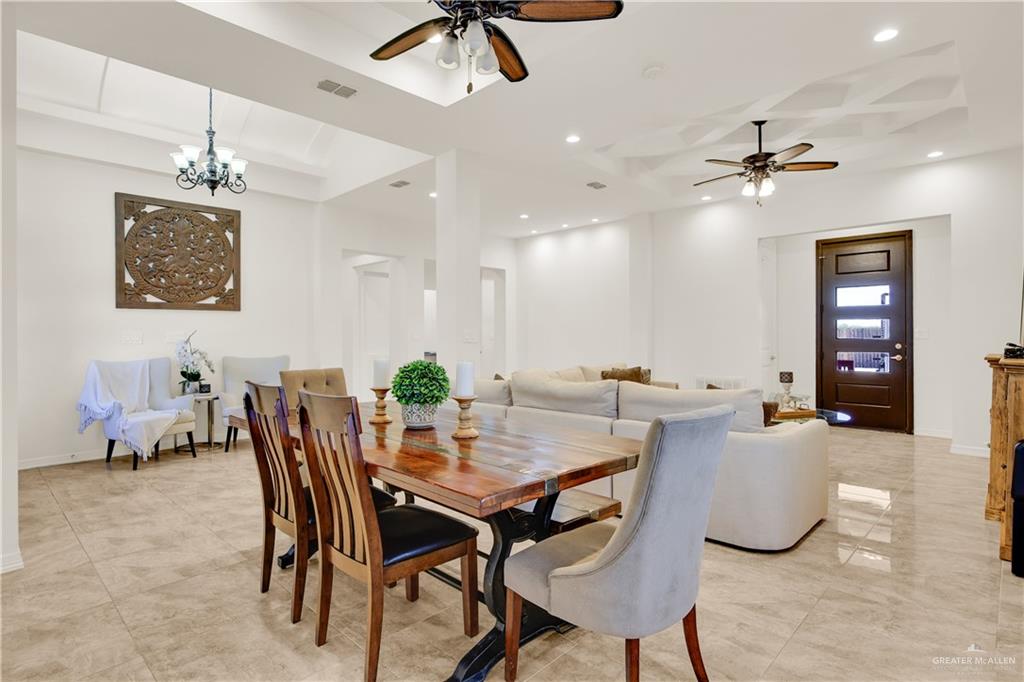 418 South Main Street Penitas, TX 78576 - Photo 7 of 33