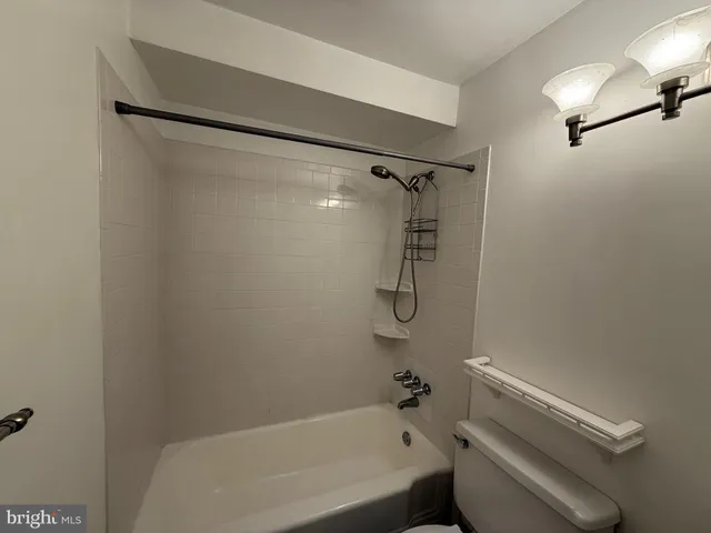 a view of utility room