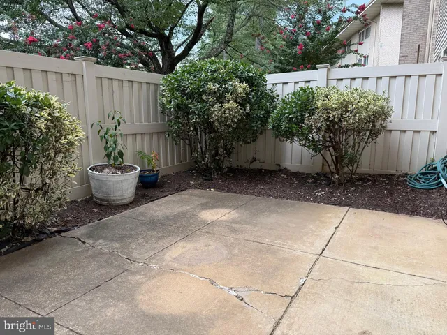 a view of walk in closet