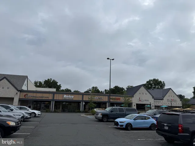 $299,000 | 134 Birch Street, Unit A4, Falls Church, VA 22046