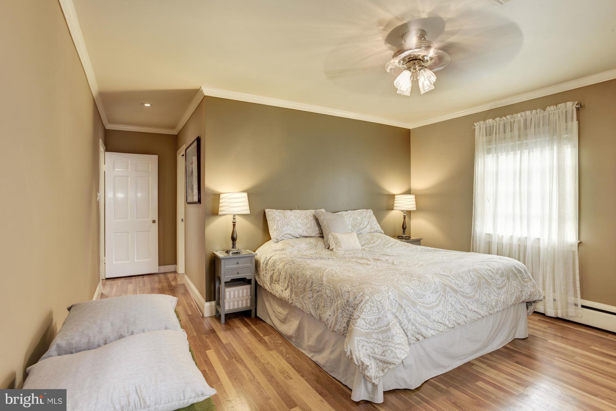 17 Aintree Road Towson, MD 21286 - Photo 13 of 30 Gorgeous hardwoods