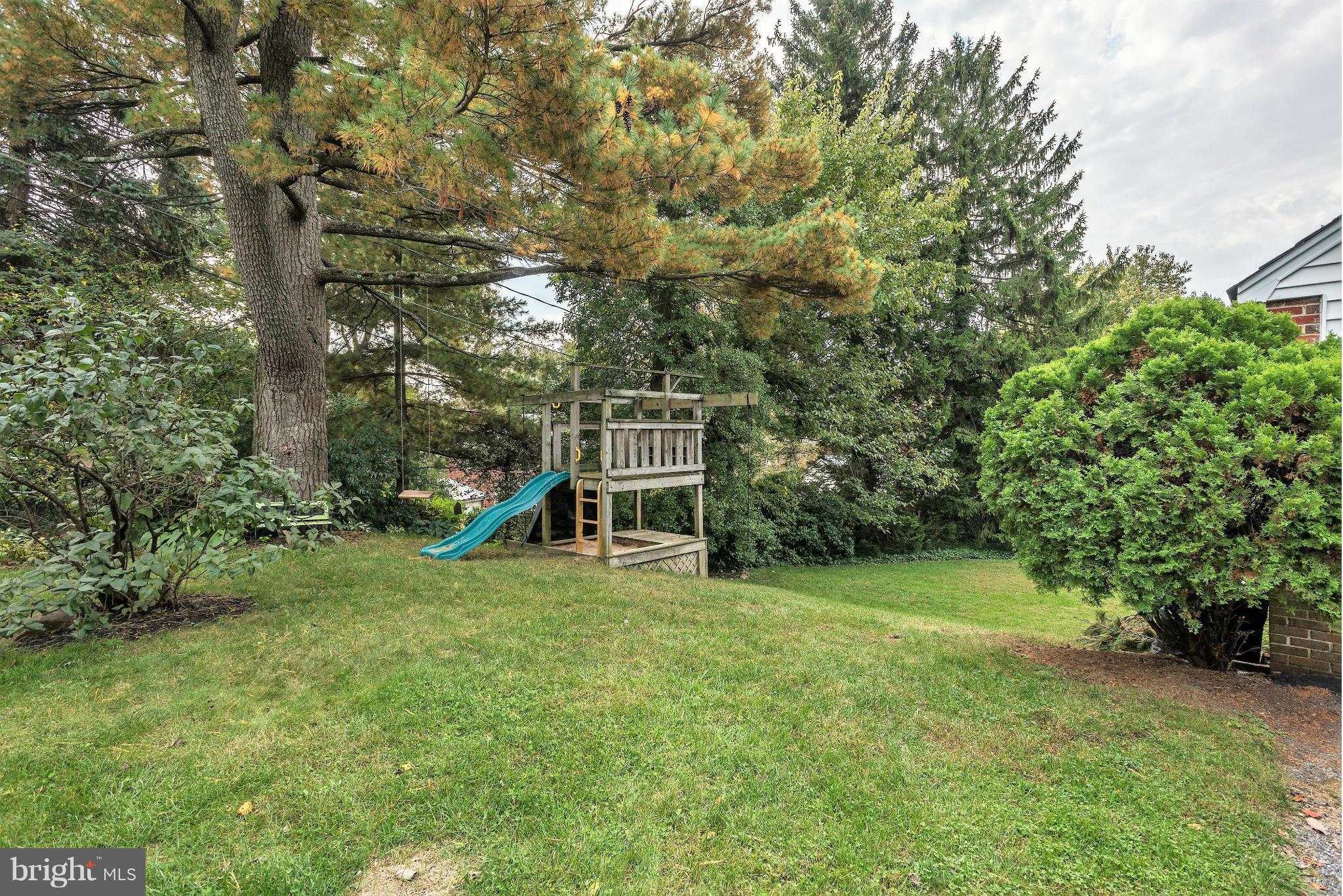 17 Aintree Road Towson, MD 21286 - Photo 29 of 30 Playset included.