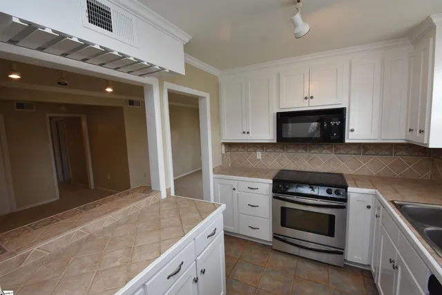 $290,000 | 925 Cleveland Street, Unit 23, Greenville, SC 29601