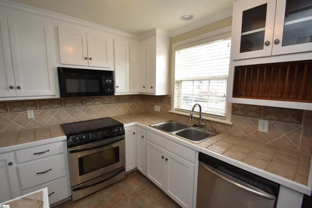 $290,000 | 925 Cleveland Street, Unit 23, Greenville, SC 29601