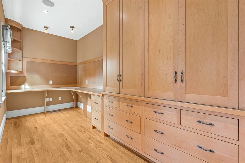 26 Swan Road Winchester, MA 01890 - Photo 19 of 42