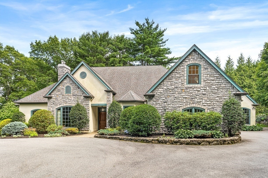 26 Swan Road Winchester, MA 01890 - Photo 3 of 42