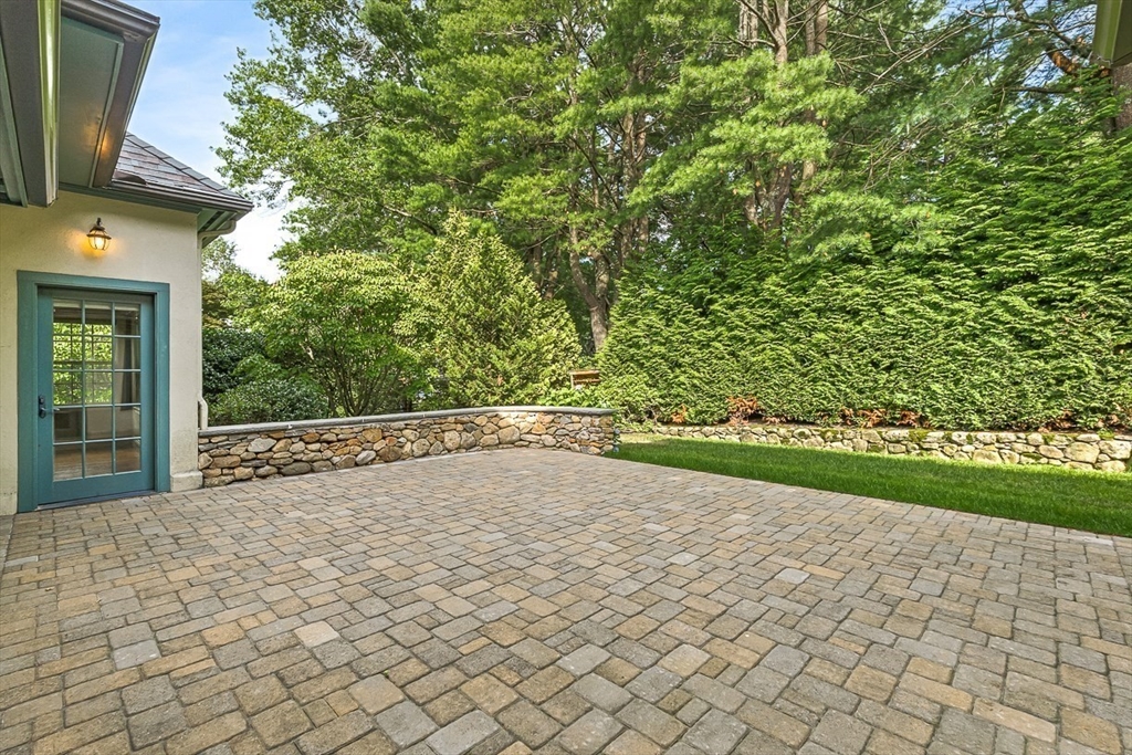 26 Swan Road Winchester, MA 01890 - Photo 41 of 42