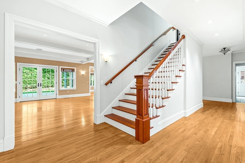 26 Swan Road Winchester, MA 01890 - Photo 6 of 42