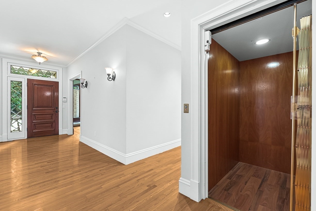 26 Swan Road Winchester, MA 01890 - Photo 7 of 42