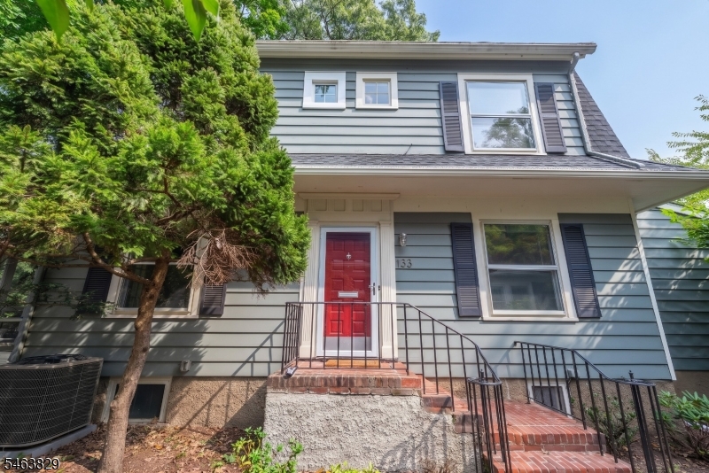 133 Buckingham Road Montclair, NJ 07043 - Photo 3 of 31 Gallery Image 3