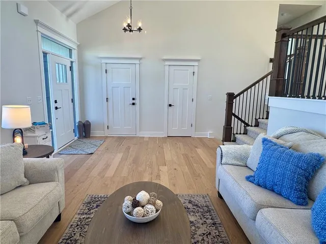 $434,950 | 15501 Lakeside Drive, Basehor, KS 66007