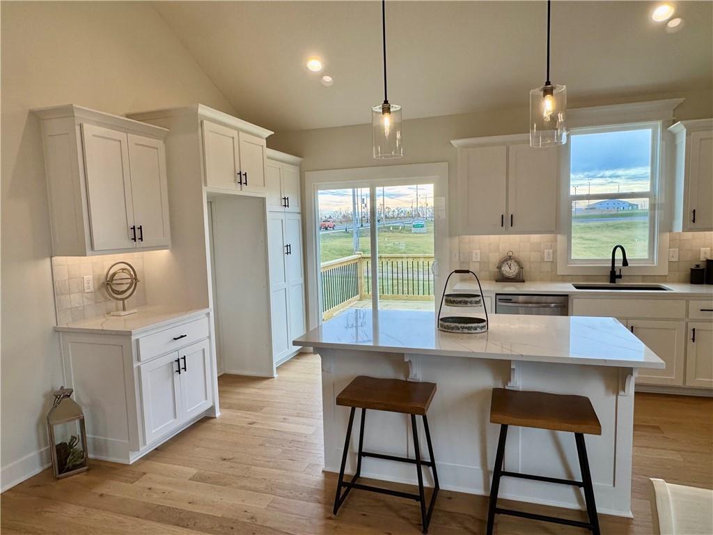 15501 Lakeside Drive Basehor, KS 66007 - Photo 13 of 38