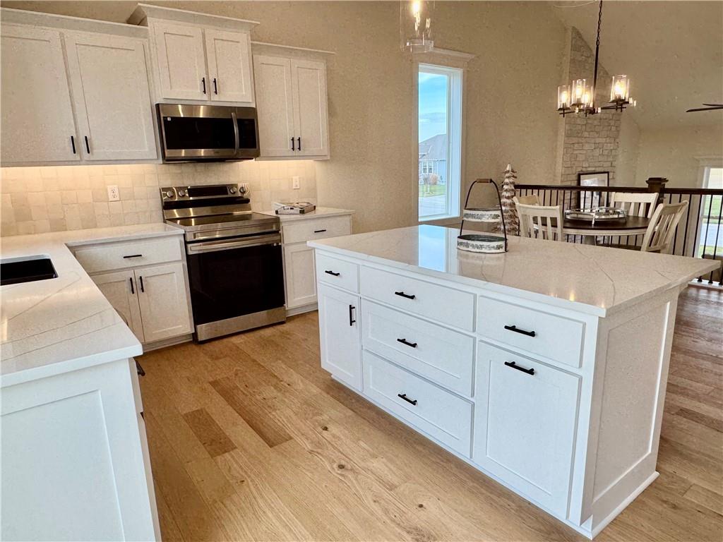 15501 Lakeside Drive Basehor, KS 66007 - Photo 14 of 38