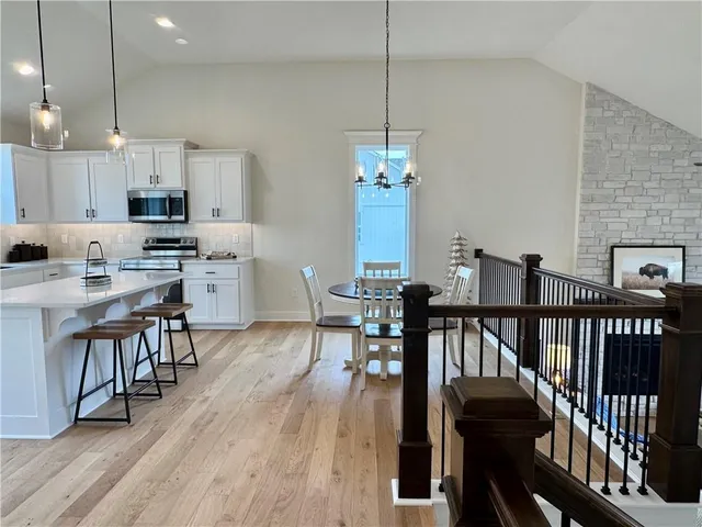 $434,950 | 15501 Lakeside Drive, Basehor, KS 66007