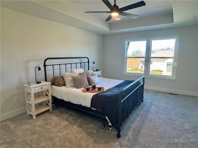 $434,950 | 15501 Lakeside Drive, Basehor, KS 66007