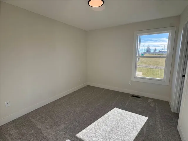 $434,950 | 15501 Lakeside Drive, Basehor, KS 66007