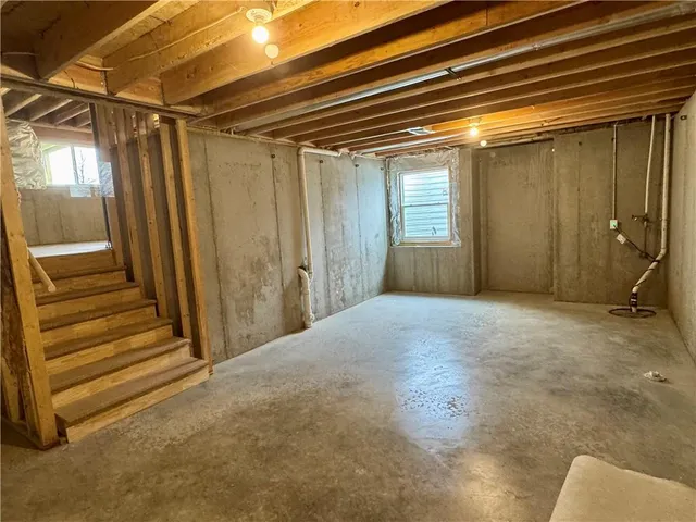 $434,950 | 15501 Lakeside Drive, Basehor, KS 66007