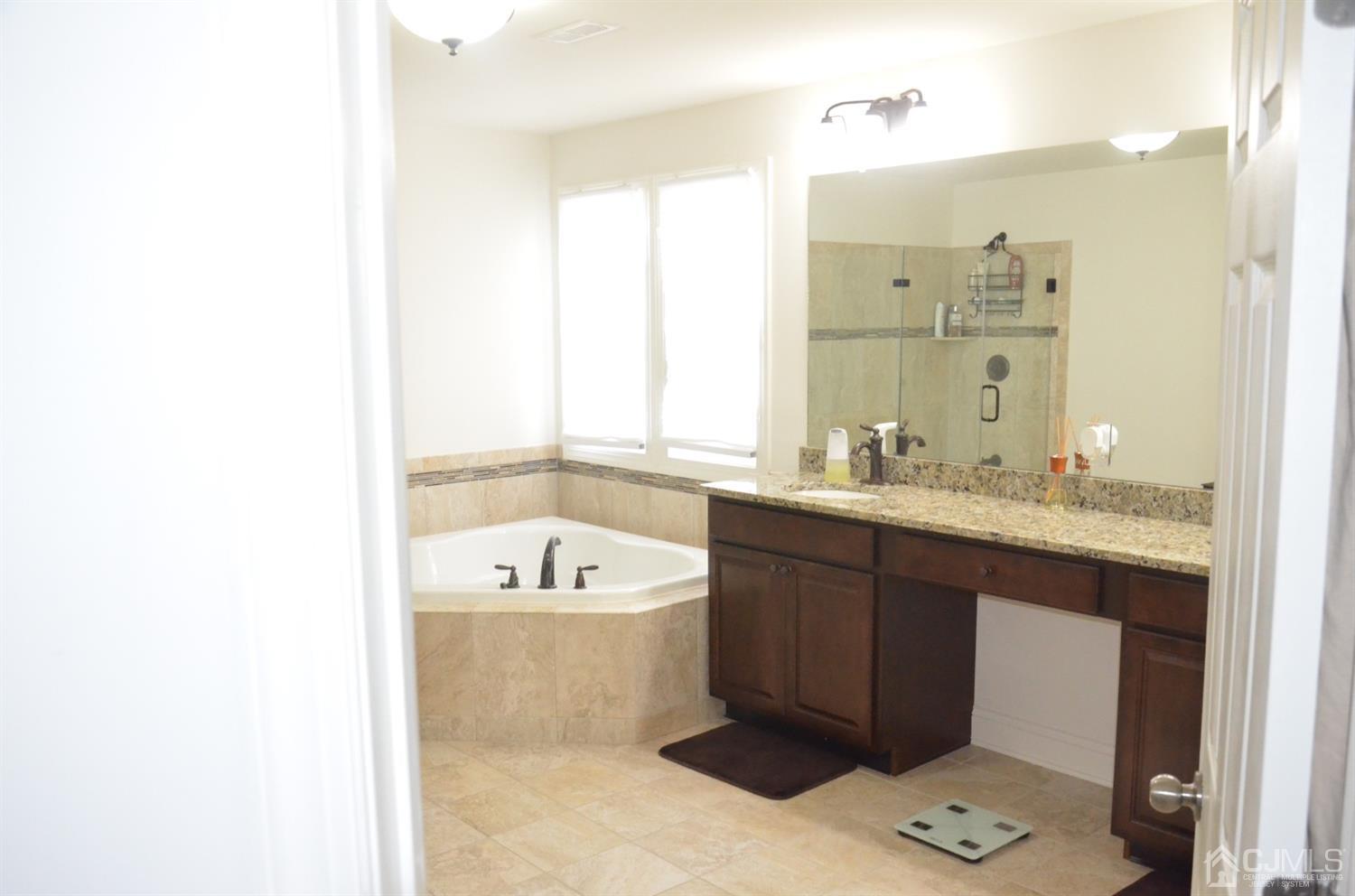 86 Applegate Way Chesterfield, NJ 08515 - Photo 12 of 53 Gallery Image 12