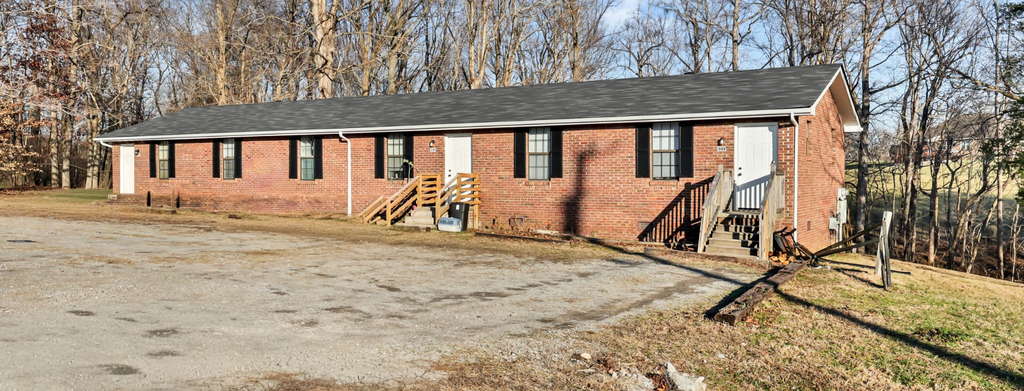 1088 Mcdaniel Road Clarksville, TN 37043 - Photo 3 of 71 a view of a house with backyard and sitting area