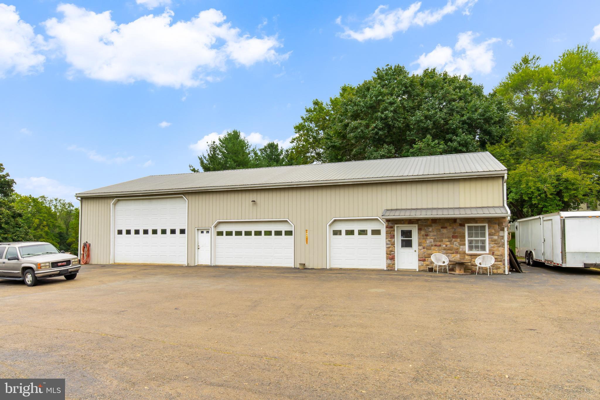 259 Little Britain Road Nottingham, PA 19362 - Photo 36 of 49 Front of garage