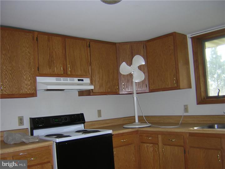260 Ellicott Road Avondale, PA 19311 - Photo 2 of 13