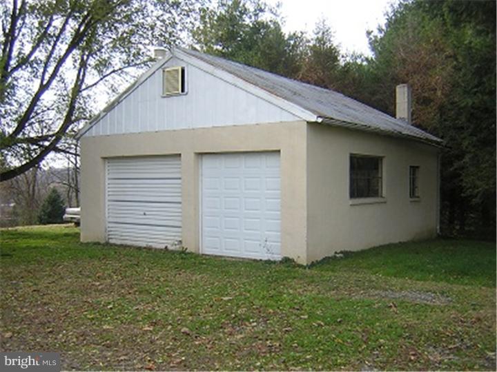 260 Ellicott Road Avondale, PA 19311 - Photo 10 of 13