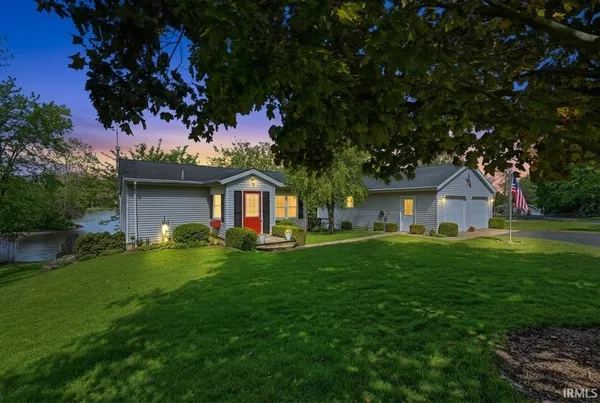 $335,000 | 3512 Southeast Indian Trail Lake Road, Farmland, IN 47340