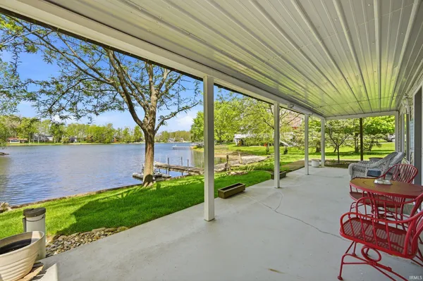 $335,000 | 3512 Southeast Indian Trail Lake Road, Farmland, IN 47340