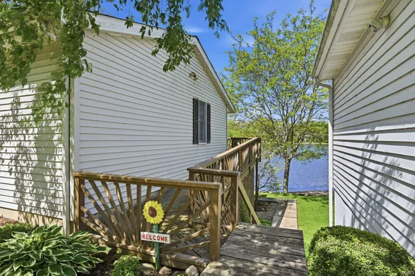 $335,000 | 3512 Southeast Indian Trail Lake Road, Farmland, IN 47340