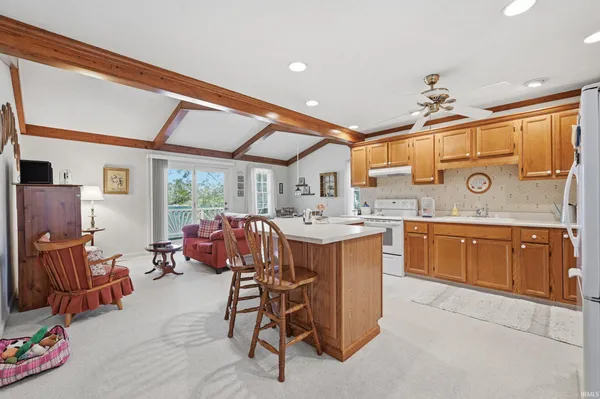 $335,000 | 3512 Southeast Indian Trail Lake Road, Farmland, IN 47340