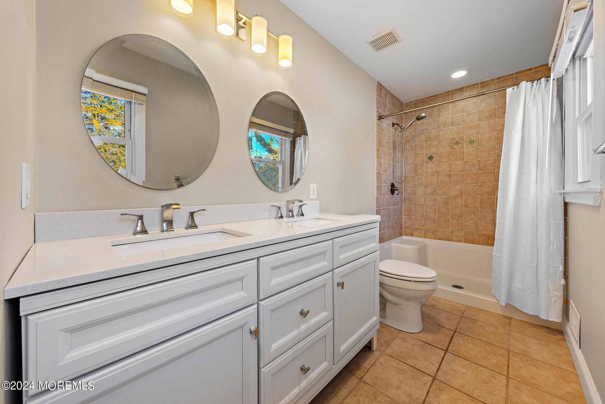 15 Oakes Road Rumson, NJ 07760 - Photo 28 of 61 15 Oakes en suite first floor bath