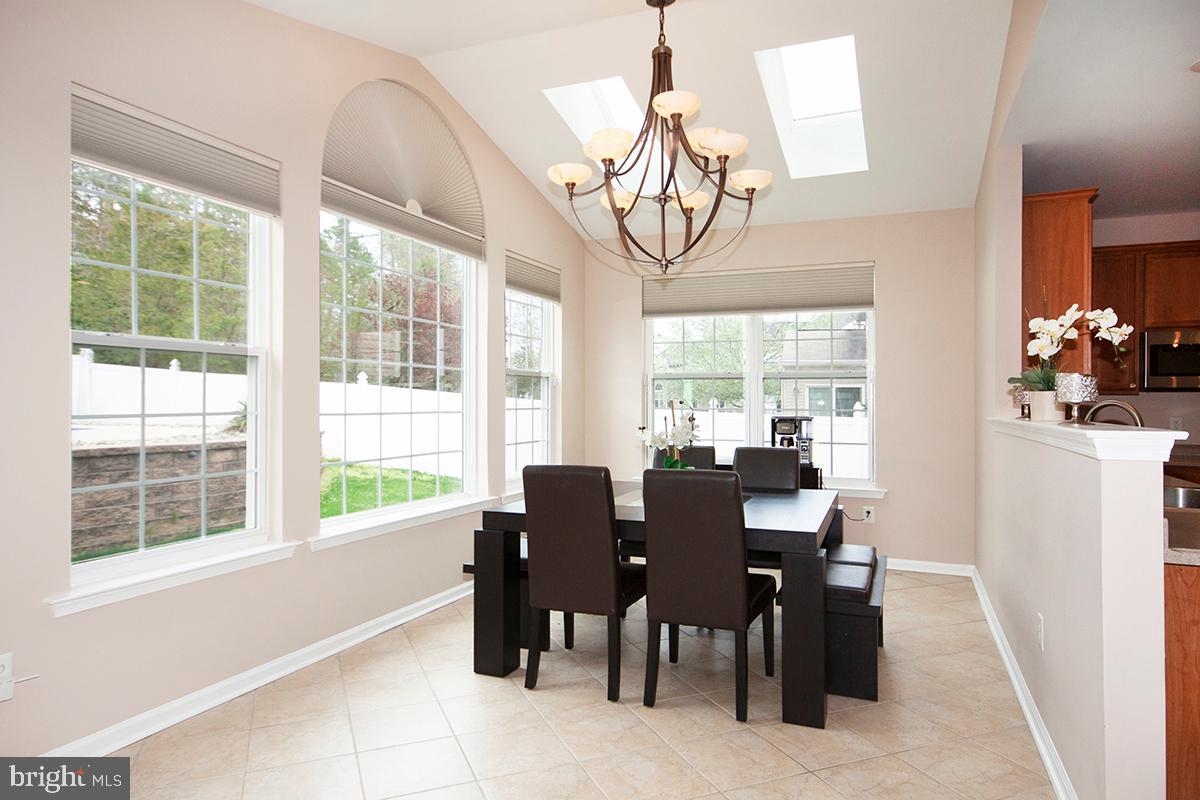 17 Ragan Ridge Road Sicklerville, NJ 08081 - Photo 16 of 57 SunRoom: Skylights