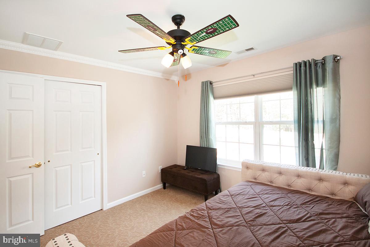 17 Ragan Ridge Road Sicklerville, NJ 08081 - Photo 31 of 57 Bedroom #3: Crown Molding, Ceiling Fan