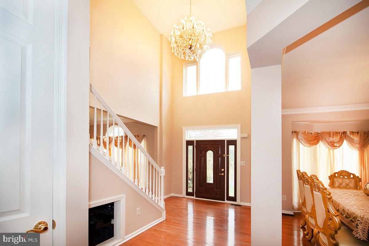 17 Ragan Ridge Road Sicklerville, NJ 08081 - Photo 5 of 57 Foyer: Center Hall Entrance