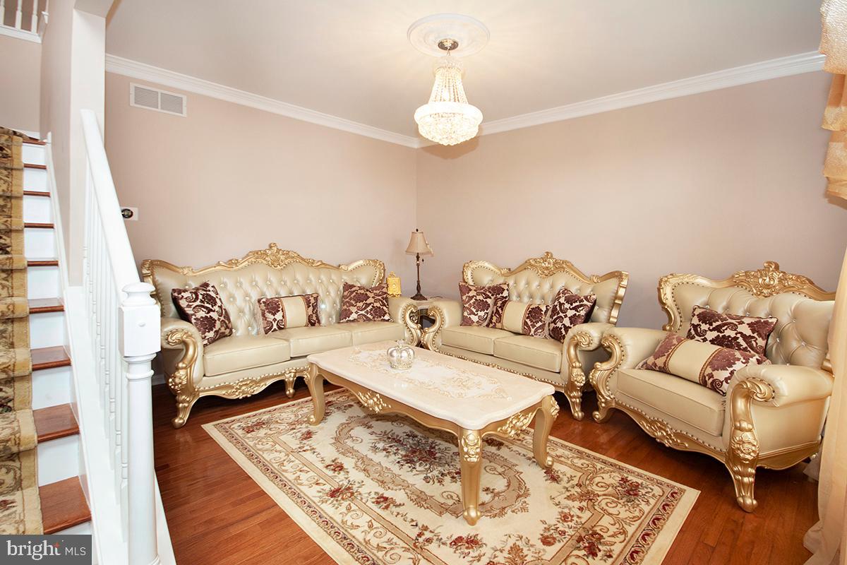 17 Ragan Ridge Road Sicklerville, NJ 08081 - Photo 8 of 57 Formal Living Room: Hard Wood Flooring