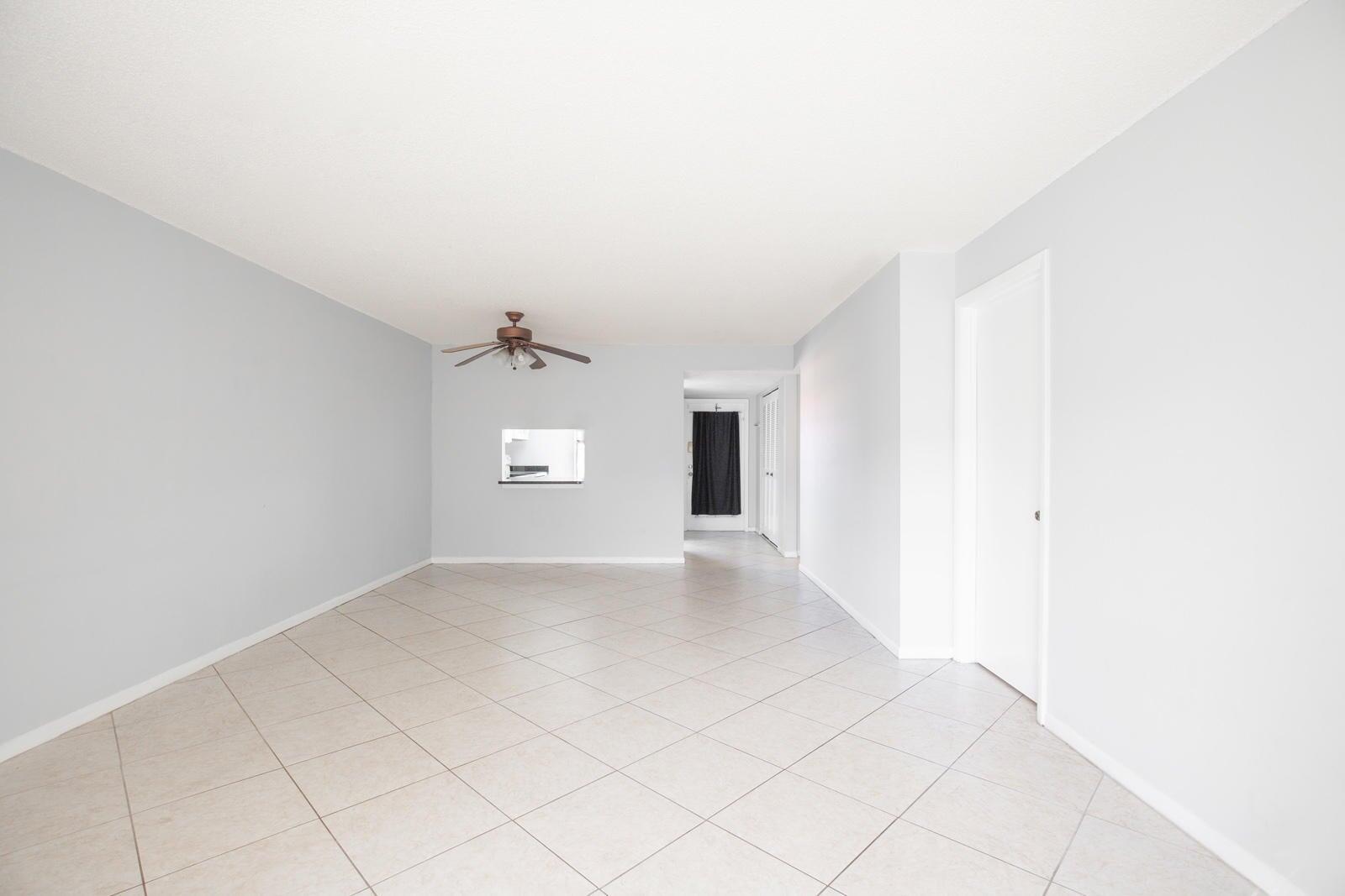 9338 Southwest 3rd Street, Unit 511 Boca Raton, FL 33428 - Photo 4 of 12 Photo-1