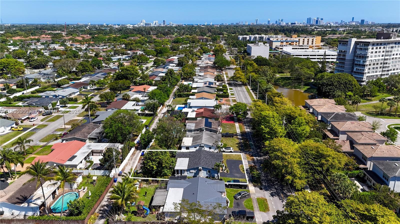4025 Washington Street Hollywood, FL 33021 - Photo 22 of 24 an aerial view of multiple house