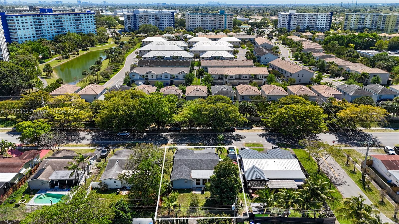4025 Washington Street Hollywood, FL 33021 - Photo 23 of 24 an aerial view of residential houses with yard