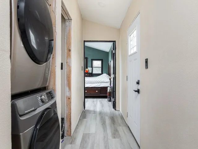 a en suite bathroom with a sink and a mirror