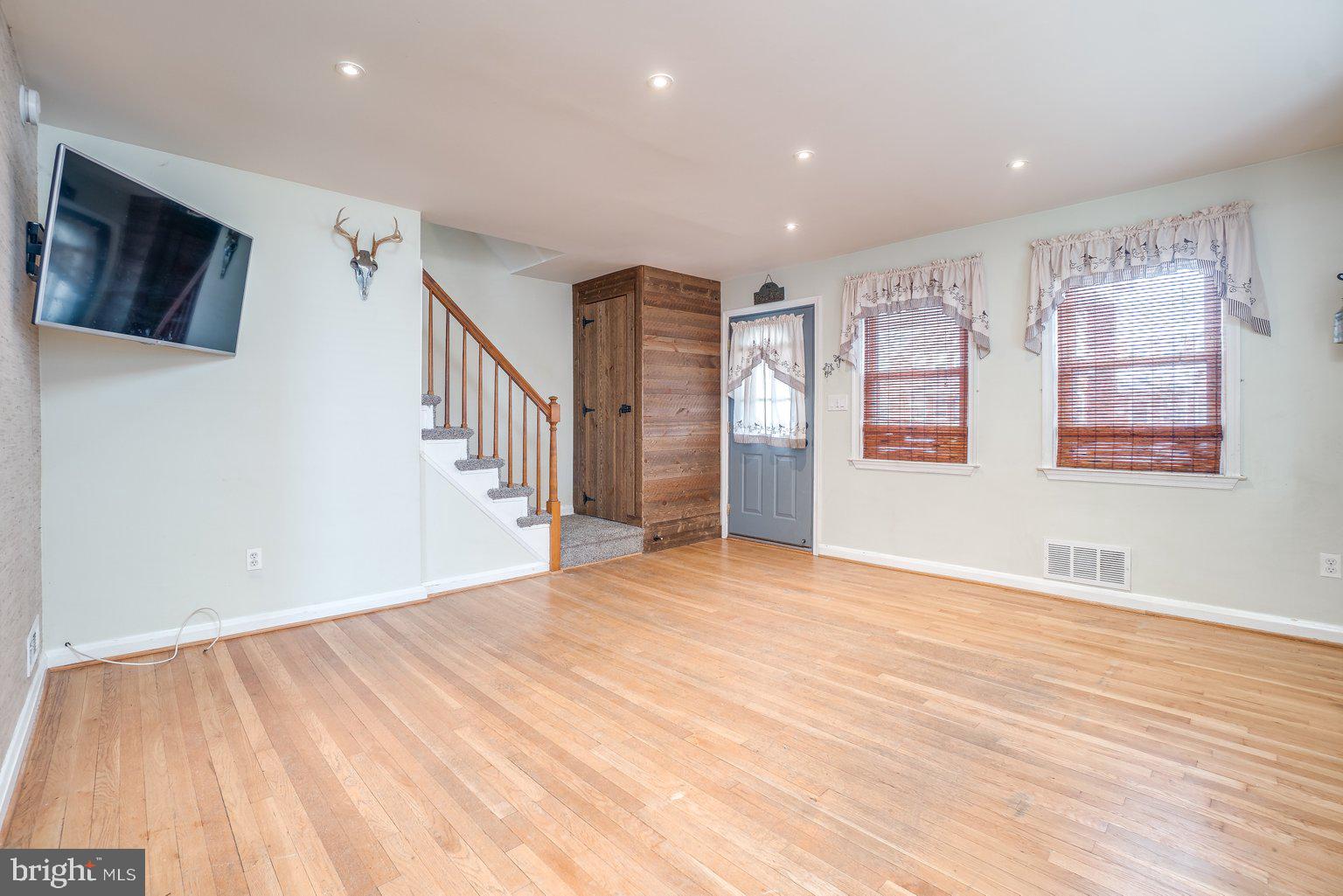 7223 Stratton Way Baltimore, MD 21224 - Photo 7 of 36 Gallery Image 7