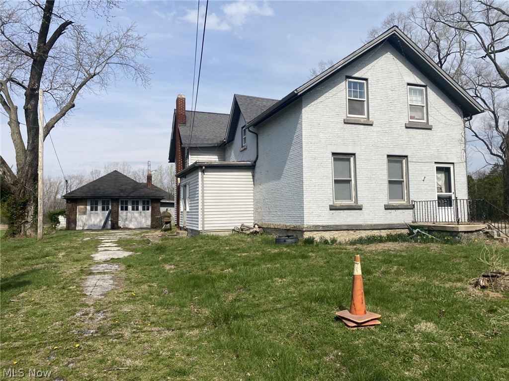 2227 Pipe Street Sandusky, OH 44870 - Photo 1 of 11 Front/Side