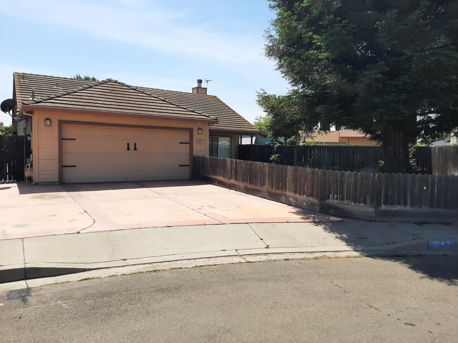 1047 Alexander Court Turlock, CA 95380 - Photo 2 of 22