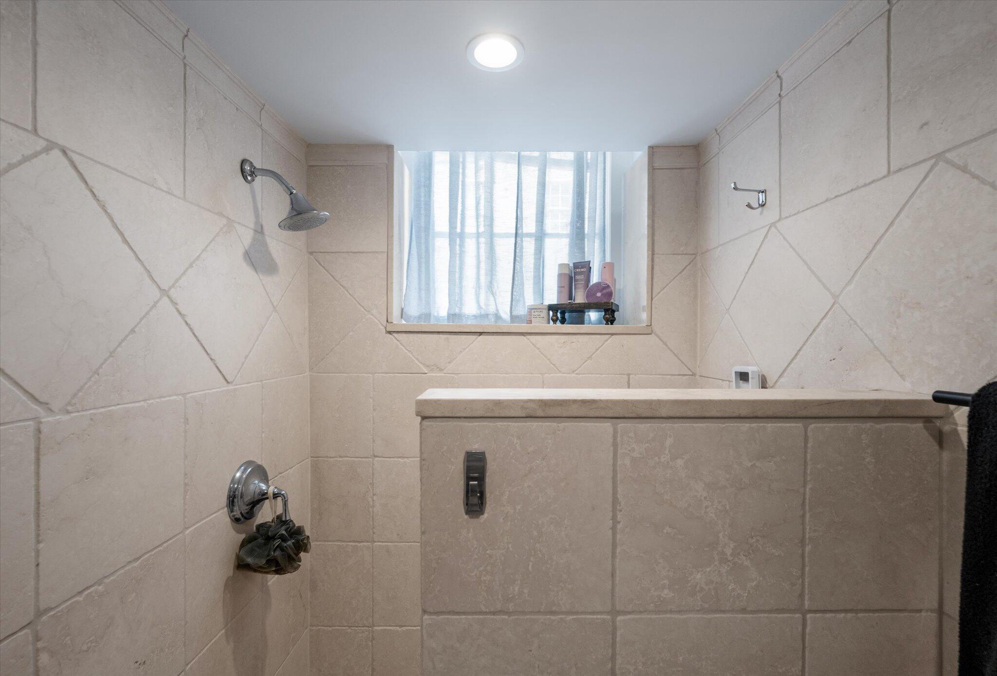 53 Hasell Street, Unit D Charleston, SC 29401 - Photo 27 of 30 27-53 Hasell St Unit D_i_Lowcountry_Expo